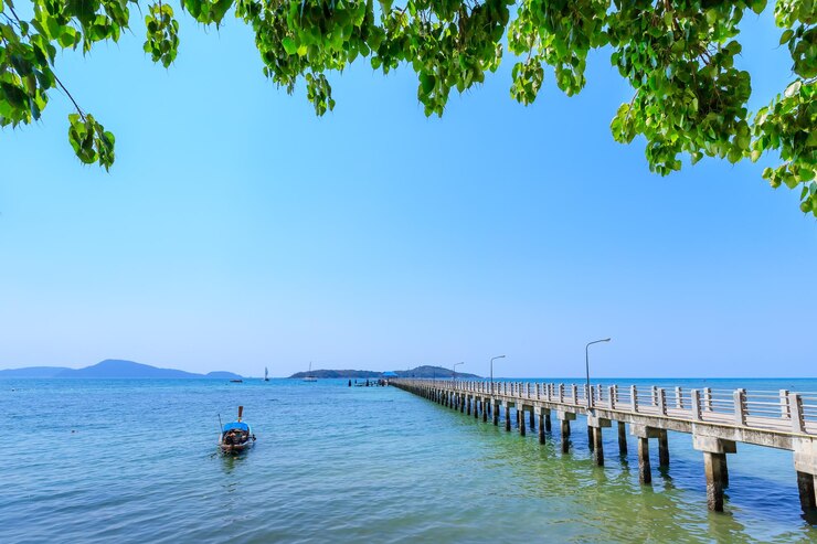 bridge-pier-rawai-beach-phuket-thailand_554837-594.jpg