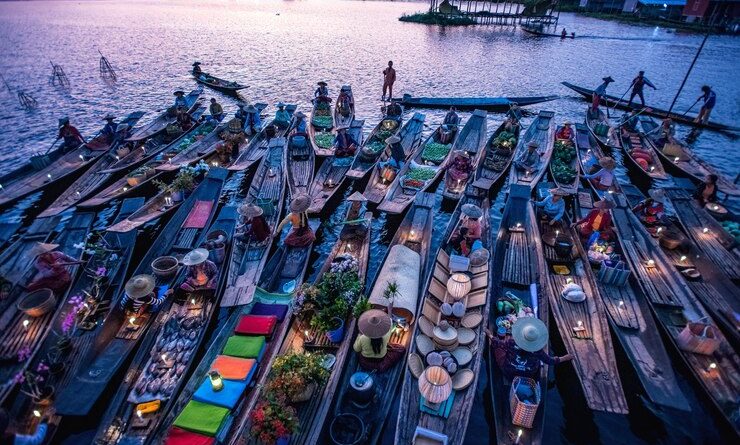floating-market-morning-inle-lake-shan-state-myanmar_130181-1333-740x445.jpg