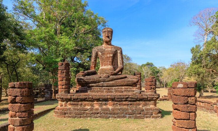 sitting-buddha-statue-wat-sing-temple-kamphaeng-phet-historical-park-unesco-world-heritage-site_554837-137-740x445.jpg