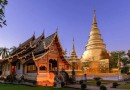 สักการะพระพุทธสิหิงค์ ชมซุ้มประตูโขง และจิตรกรรมฝาผนังวัดพระสิงห์วรวิหาร