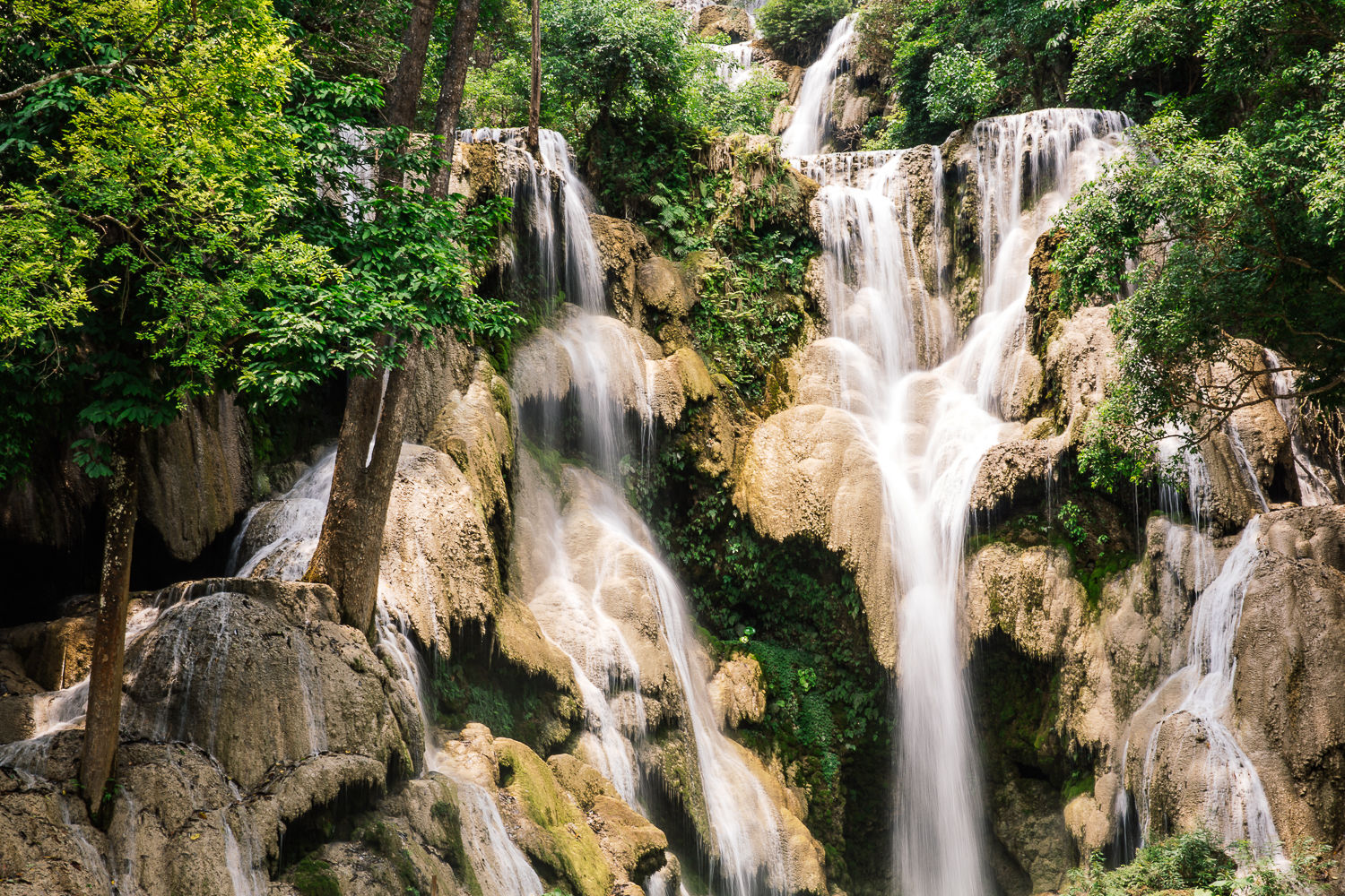 RosewoodLuangPrabang_Kuang-Si-Waterfalls.jpg